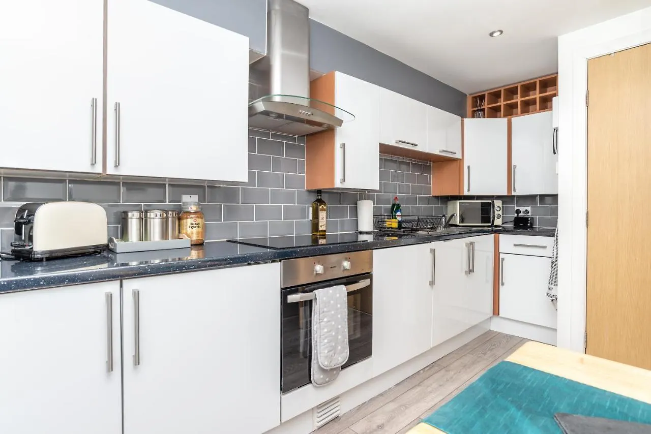 Historic Location, Private Parking, Ground Floor Luxury Flat Apartment Aberdeen 0*,