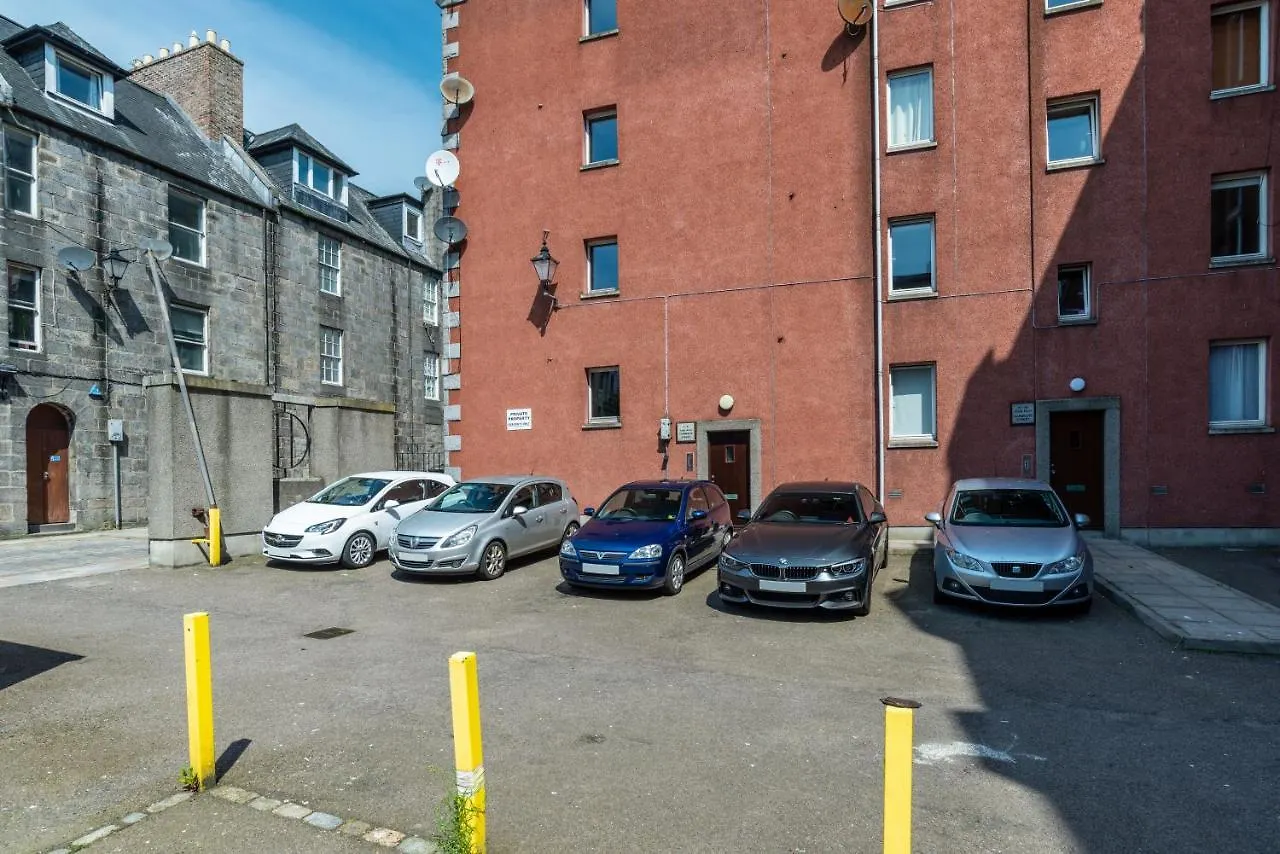 Historic Location, Private Parking, Ground Floor Luxury Flat Apartment Aberdeen